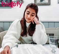 3.2m likes · 199,477 talking about this. Pooja Hegde Biography Age Family Figure Height