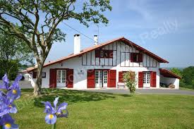 Maison Briscous 1 060 000 Euros Sotheby S Biarritz Maison Basque Maison Biarritz