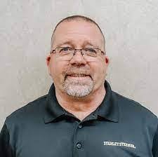 Shane Holtzclaw's Instagram, Twitter & Facebook