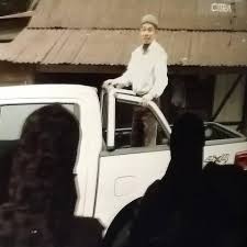 Ia bakal menemui penonton di astro first eksklusif bermula 23 oktober ini menerusi saluran 480. Mat Kuda Rombongan Cik Kiah Ke Kelana Jaya 2014 Facebook