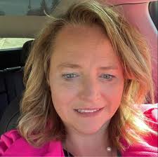 Would anyone know where I could purchase heels/pumps in morden/winkler?