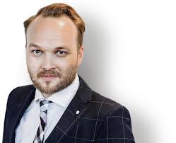 He mainly attracted notability through his weekly vpro television show zondag met lubach (sunday with lubach). Is Dit Dan Wel Het Laatste Interview Met Arjen Lubach Nrc