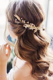 This is probably one of the easiest and simplest hairstyle for wedding. 30 Very Simple Wedding Hairstyles Ideas Wedding Forward Hair Styles Gold Hair Accessories Wedding Hair Down