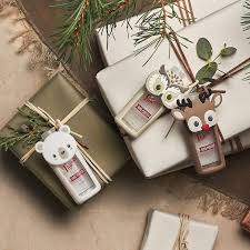 Last Minute Gift Ideas For Your Loved Ones Elmums In 2020 Last Minute Gifts Christmas Settings Christmas Spirit