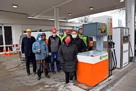 Luftdruck, tankstelle, sachsendamm, tempelhof, berlin, deutschland. Neustadt Aus Oil Wird Team Tankstelle Firmiert Um Und Modernisiert