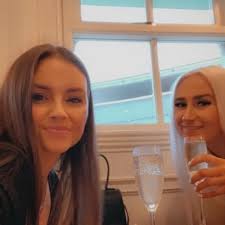 Beth Simpson (@_BethSimpson)