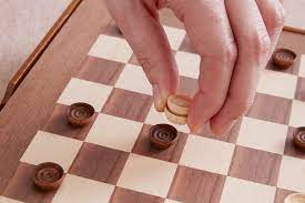 So, it's easier for king checkers to capture your opponent's checkers. How To Play American Checkers