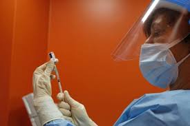 Non è la prima volta. Vaccinazione Eterologa Per Over 60 Regione Lombardia Corregge Fontana Non E Possibile Farla