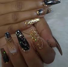 Black And Gold Coffin Nails Pin By Jennifer Mendenhall Chunn On Claws Paws Acrylic Nails Coffin Glitter Gold Nails Prom Nails