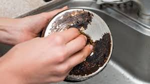Esistono altri metodi naturali per sgrassare una pentola bruciata, magari più fantasiosi ma non per questo meno efficaci. Pentole Bruciate Come Farle Tornare Intatte E Pulite