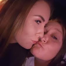 Sonya Mcleod's Instagram, Twitter & Facebook