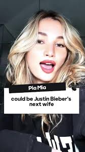 Pia Mia Look Alike
