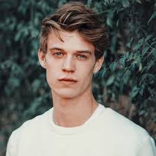 Jake Luxton's Instagram, Twitter & Facebook