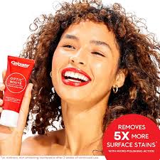 Colgate Optic White Stain Fighter Teeth Whitening Toothpaste, Anticavity  Fluoride Toothpaste for Whitening Teeth, Helps Remove Daily Surface Stains,  Clean Mint Paste, 4 Pack, 4.2 oz: Buy Online at Best Price in