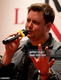 21 Speakings Stock Photos, High-Res Pictures, and Images