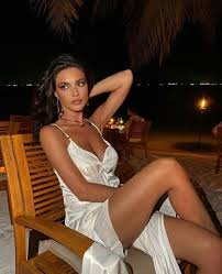 Hărţuită şi calomniată, cristina ich ameninţă cu plângeri penale! Cum AratÄƒ Cristina Ich In Costum De Baie DupÄƒ Ce A NÄƒscut MulÈ›i Spun CÄƒ E Cea Mai FrumoasÄƒ Femeie Din Romania Antena 1