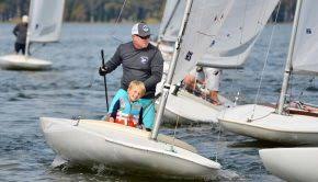 M scow 16' w/ trailer $800 (sioux city) pic hide this posting restore restore this posting. Goldilocks Victory For Draheim At Mc Scow Nationals Scuttlebutt Sailing News