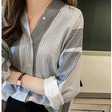 Dengan desain terbaru, bahan kualitas pilihan. Blouse Lengan Panjang Model V Neck Motif Garis Garis Bahan Katun Untuk Wanita Shopee Indonesia