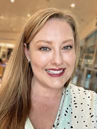 Outlander scene with jellied eels gift