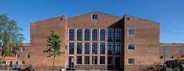 Hun forklarer baggrunden for den kontroversielle beslutning over for tv 2 således: Ellebjerg Skole Wsp