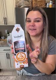 @Aloni @DANIELLE спасибо за вдохновение 💗 this is the best non dairy milk  I’ve had! #coffee #coffeetok #nondairymilk #homebarista @elmhurst1925
