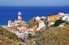 British, nordic and german tourists come in their tens of thousands every year to visit its spectacular beaches and lively nightlife. Learn Spanish In Tenerife Canary Islands Spain Enforex