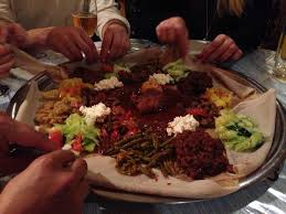 Essen wird in grossen basttöpfen serviert,gegessen wird mir den händen bzw.das selbstgebackene fladenbrot als löffel benutzt. Die 16 Besten Ideen Zu Athiopischer Abend Rezepte Athiopische Rezepte Athiopische Kuche