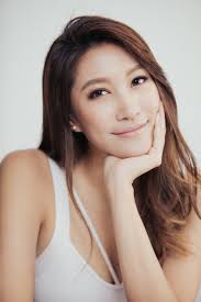 Loretta Chow's Instagram, Twitter & Facebook