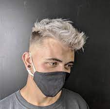 I capelli grigi uomo 2017 rappresentano una delle tendenze di bellezza che in tanti hanno mostrato di gradire. Capelli Sfumati Uomo E Tu Sei Piu Crazy O Cool Estetica It