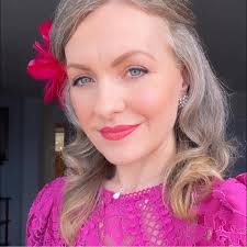 Just wanna say be careful to anyone using the Queen Elizabeth Walk woods or  Beddington park area. I was walking my dogs through the woods earlier today  and passed a strange young