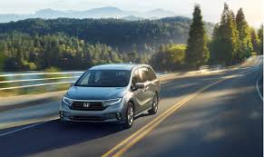 The worst complaints are body / paint, engine, and electrical problems. 2005 Honda Odyssey Review Ratings Specs Prices And Photos The Car Connection