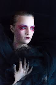 Haunted series. Model: Noémie Quinn Photograph & Post-prod: Vincent Lécart 