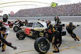 Nascar works with goodyear to get tires that will wear during a fuel run (a fuel run being the number of laps a car can complete before it needs to pit and refuel) and so it will affect the car's handling and thus its speed. Why Don T They Use Normal Air In Race Car Tires Howstuffworks