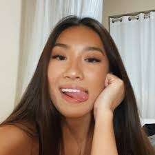 Diana Bui's Instagram, Twitter & Facebook