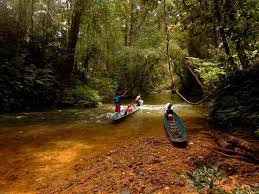 Sungai ini membentang membelah pulau kalimantan dengan panjang mencapai 1.143 km. Destinasi Wisata Alam Di Sarawak Malaysia