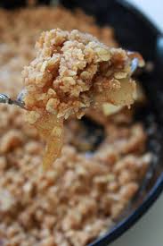 Sweet Cinnamon Apples Are Covered In A Delicious Oatmeal Crumble And Baked To Perfection In A Ca Easy Apple Crisp Recipe Slow Cooker Apple Crisp Crumble Recipe