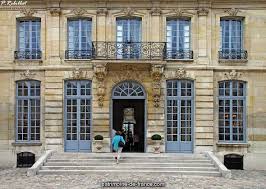 Hotel De Noirmoutier Ou De Sens 1723 138 Rue De Grenelle Paris 75007 Architecte Jean Courtonne Residence L Architecture Francaise Maison Anglaise Hotel