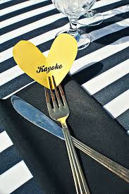 L Idee Du Dimanche 22 The Bride Next Doorthe Bride Next Door Porte Noms Mariage Decoration Anniversaire Fille Vaisselle De Fete