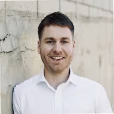 Andrew Lear's Instagram, Twitter & Facebook