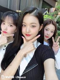 Lead rapper, sub vocalist, visual birthday: 200725 Iz One S Wonyoung Minju Sakura Yena Chaewon Vlive X Dispatch Selcas Kpopping