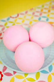 Homemade bath bombs are the perfect way to enjoy a long soak in the tub, without spending a ton of finally, use your molds to create spheres, or use a cupcake tin! How To Make Bath Bombs Happiness Is Homemade