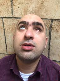 مناشدة لسيادة الرئيس محمود عباس أبو مازن: أنا المواطن (شادي أبو الحيات) من  مدينة #نابلس جبل النار، أنا المريض اللي اعتدى عليه الممرض (أحمد خليل  الشواورة) كل القصة اني تعرضت لإنتكاسة نفسية