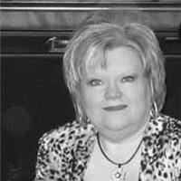 Lisa Passmore's Instagram, Twitter & Facebook