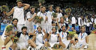 Jun 24, 2021 · el director de los seleccionados nacionales de hockey sobre césped, carlos chapa retegui, dio a conocer a los jugadores convocados del equipo masculino, los leones, que participarán en los juegos olímpicos de tokio, japón, con el objetivo de defender el oro conseguido en río de janeiro 2016. Asi Revivio El Basquet Argentino El Mitico Oro Olimpico De Atenas 2004 Infobae