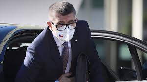 Vzhledem k zahraničnímu působení jeho otce, strávil část svého dětství v paříži. Eu Parlament Fordert Konsequenzen Im Fall Babis