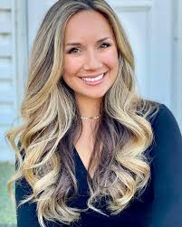 Welcome GUEST INSTRUCTOR Marissah Simonini tonight for HALFTIME JAZZ at  5:30pm Previous @lakergirls 2016-20 She grew up in California and started  dancing at age 3. Trained in mostly tap and Broadway style