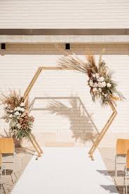 Dried blooms won't wither after the wedding and you can create chic. Dried Flowers Wedding Decorations Wedding Flowers Wedding Flowers Brisbane Wedding Florist Brisbane Wedding Bouquets Brisbane Bouquets Brisbane Kate Dawes Flower Design Cake Flowers