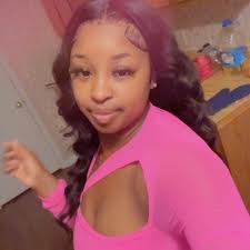 Shaniqua Wright's Instagram, Twitter & Facebook