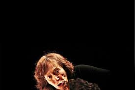 Se eu morresse agora diria que continuava apaixonada pela vida, continuava apaixonada pelo teatro e detestava as instituições. Maria Do Ceu Guerra Na Comuna Em Comedia Negra Teatro Sabado