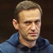 Ранее в подобных общественных акциях московский ветеран не участвовал. Vtoroe Zasedanie Po Delu O Klevete Navalnogo Na Veterana Zatyanulos Na 11 Chasov Sledstvie I Sud Silovye Struktury Lenta Ru